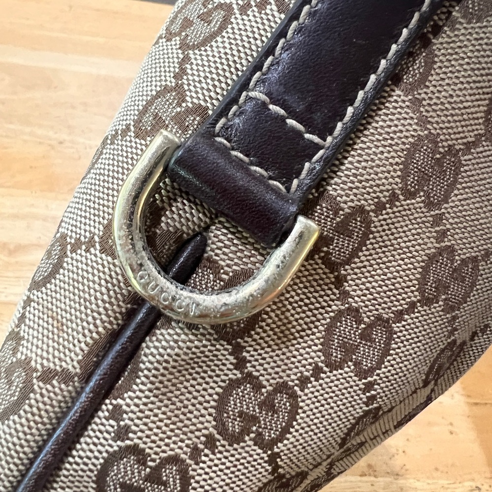 Gucci Britt Hobo Bag - Picture 7 of 9